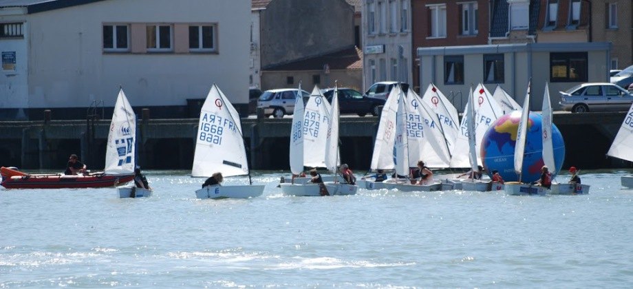 Optimists dans le chenal, Petit-Fort-Philippe